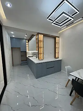 Satılır 3 otaqlı mənzil 135 m²