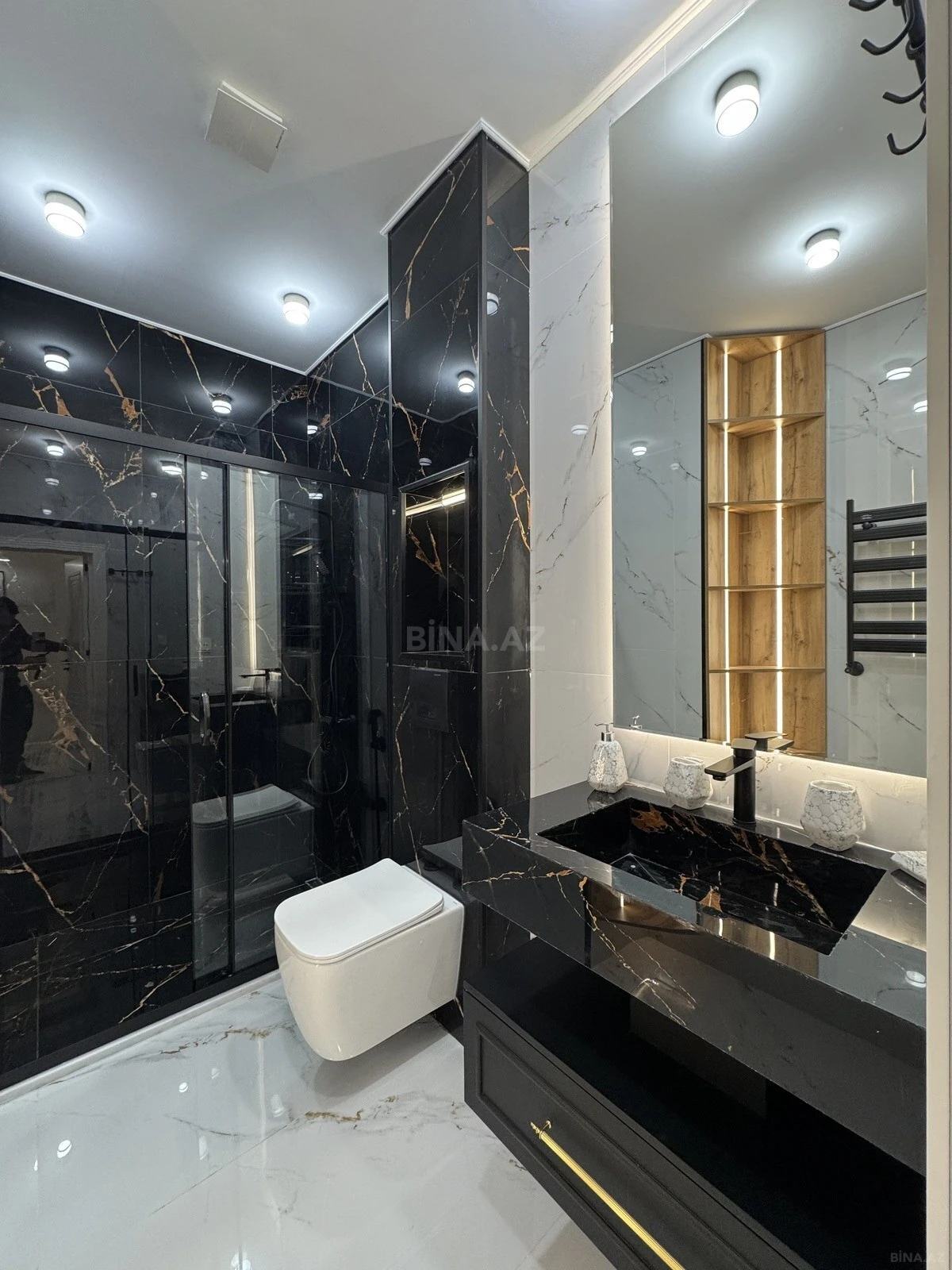 Satılır 3 otaqlı mənzil 135 m²