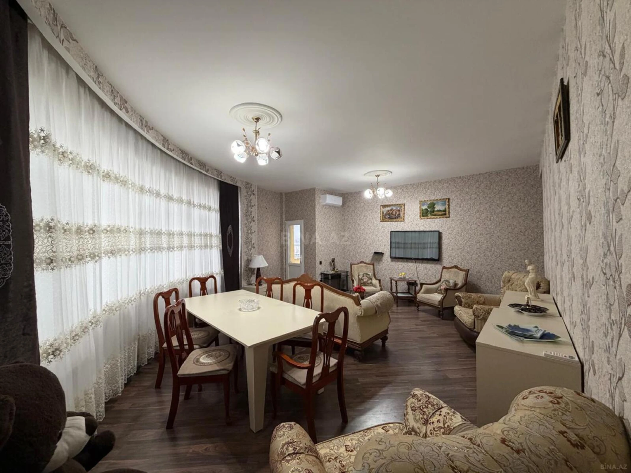 Kirayə verilir 2 otaqlı mənzil 90 m²