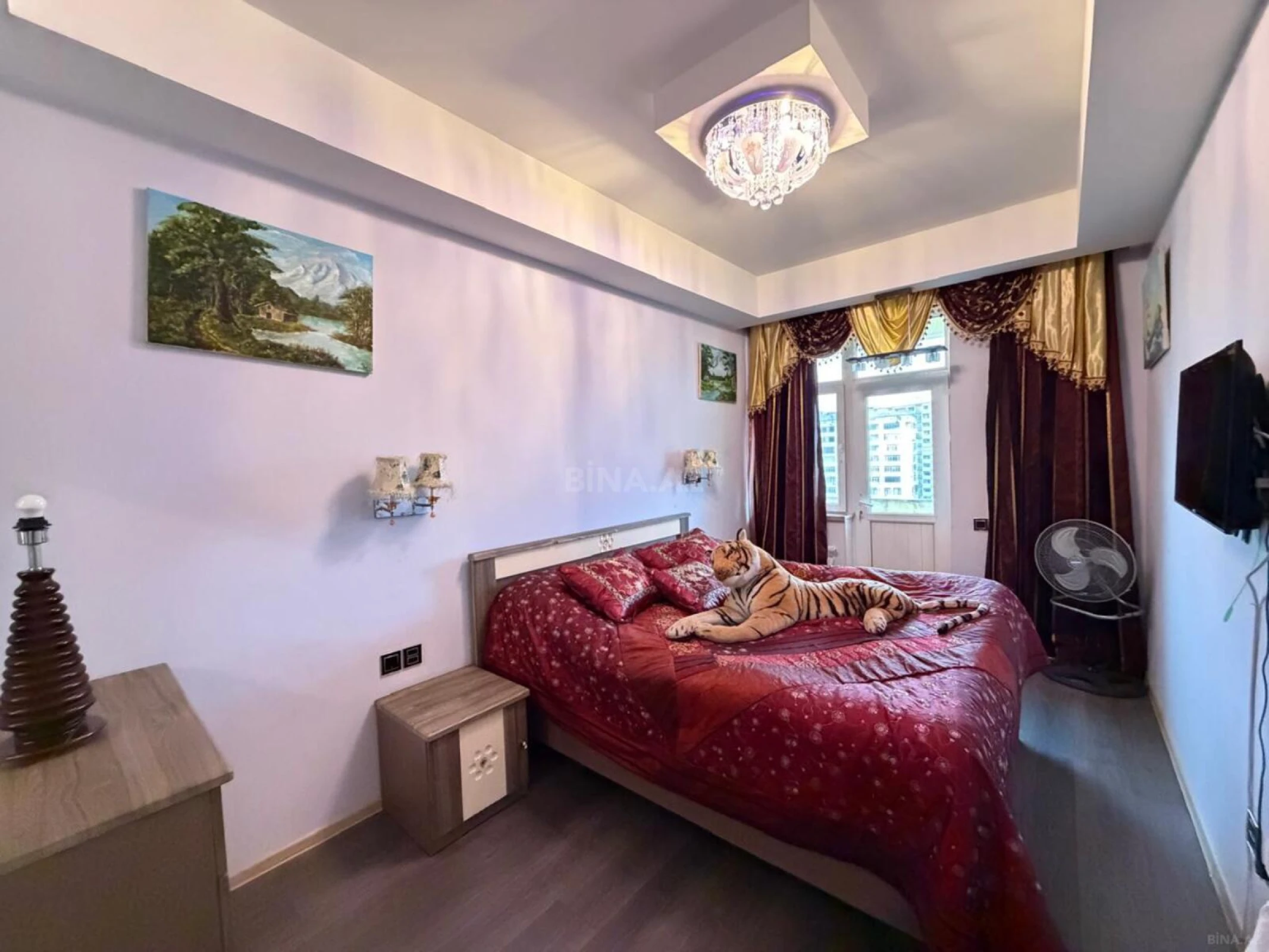 Kirayə verilir 2 otaqlı mənzil 90 m²