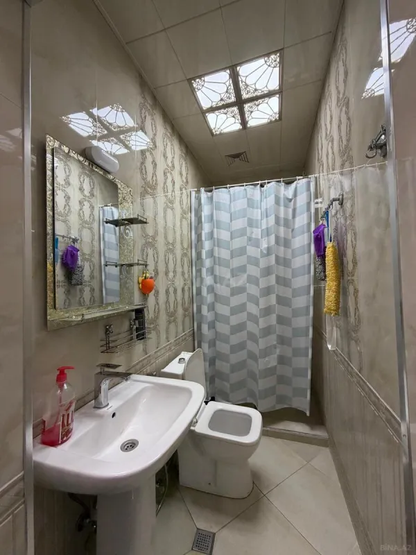 Kirayə verilir 2 otaqlı mənzil 90 m²