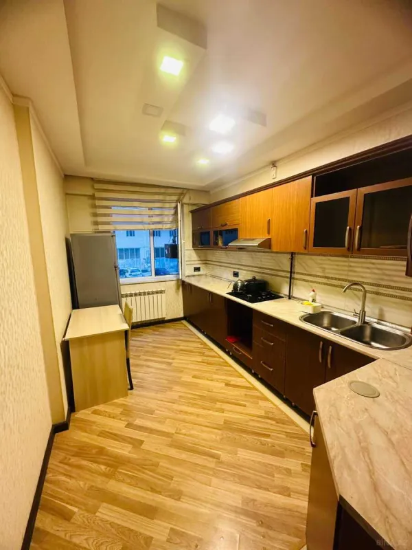Kirayə verilir 3 otaqlı mənzil 120 m²