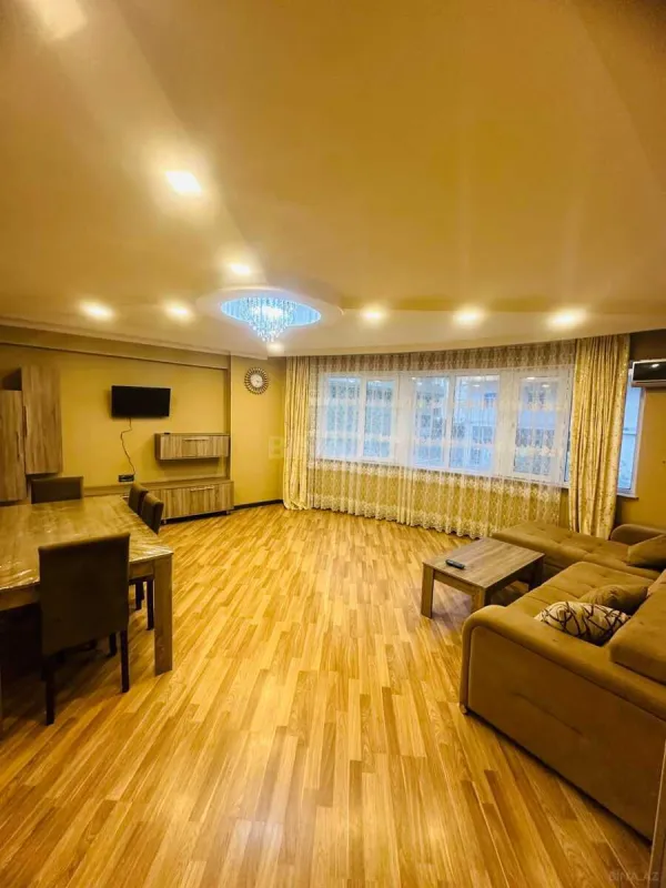 Kirayə verilir 3 otaqlı mənzil 120 m²