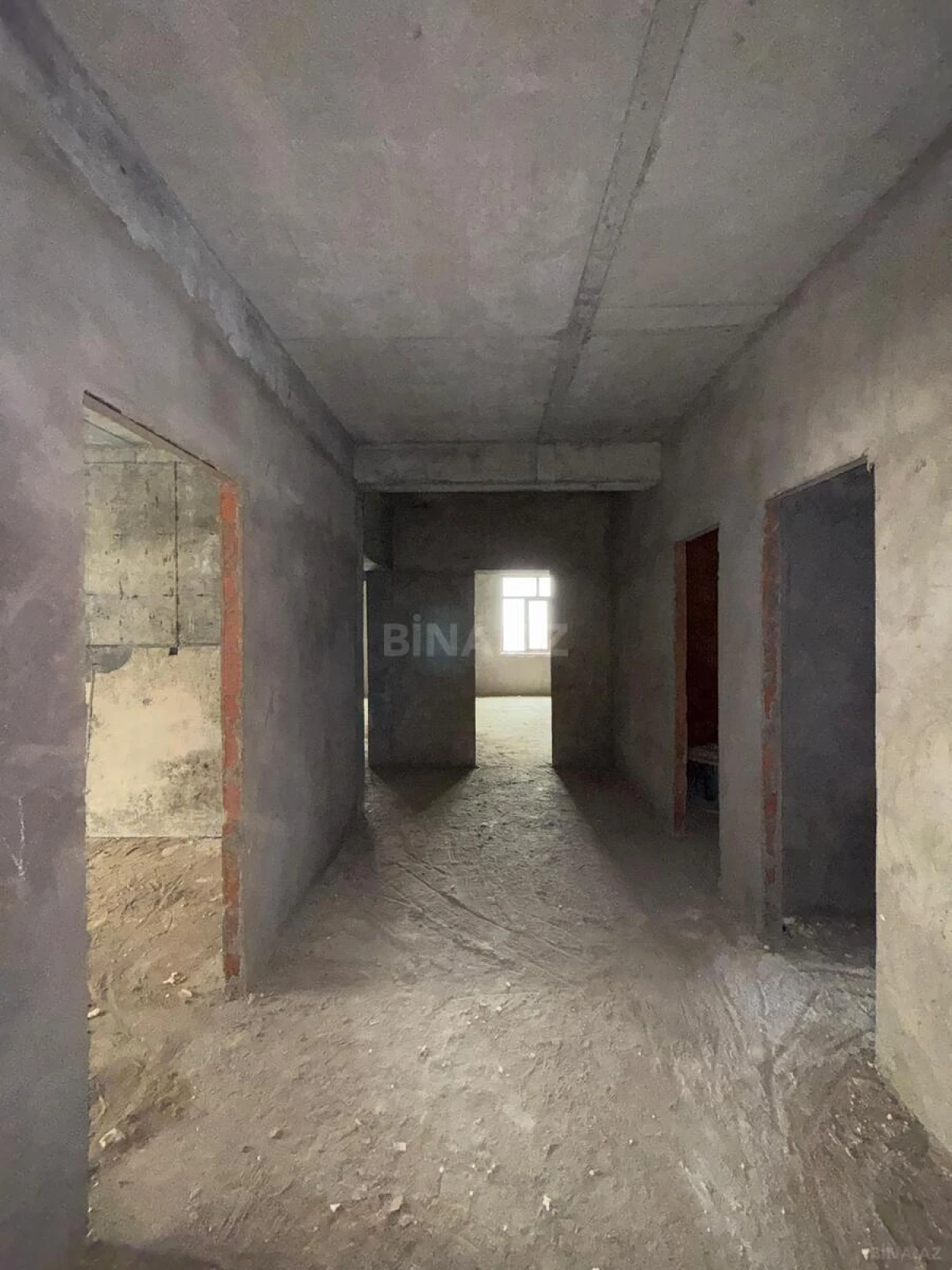 Satılır 3 otaqlı mənzil 155.5 m²