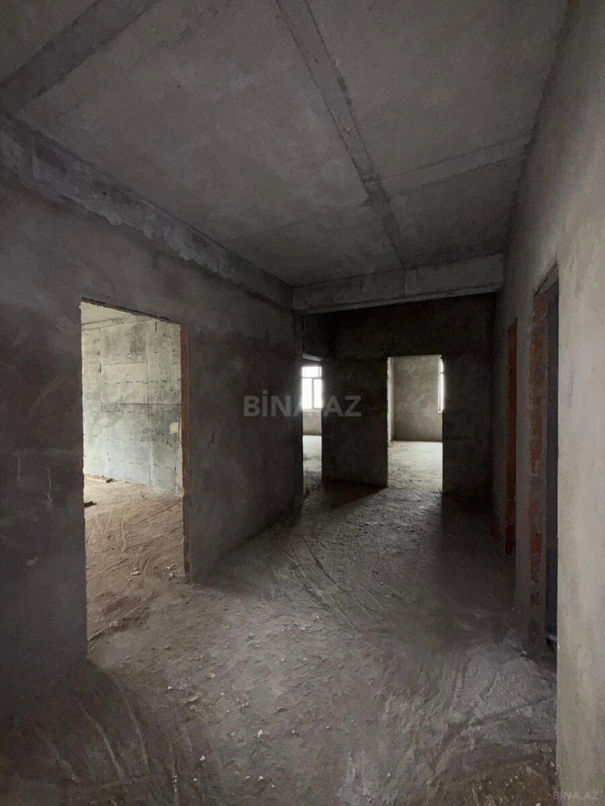 Satılır 3 otaqlı mənzil 155.5 m²