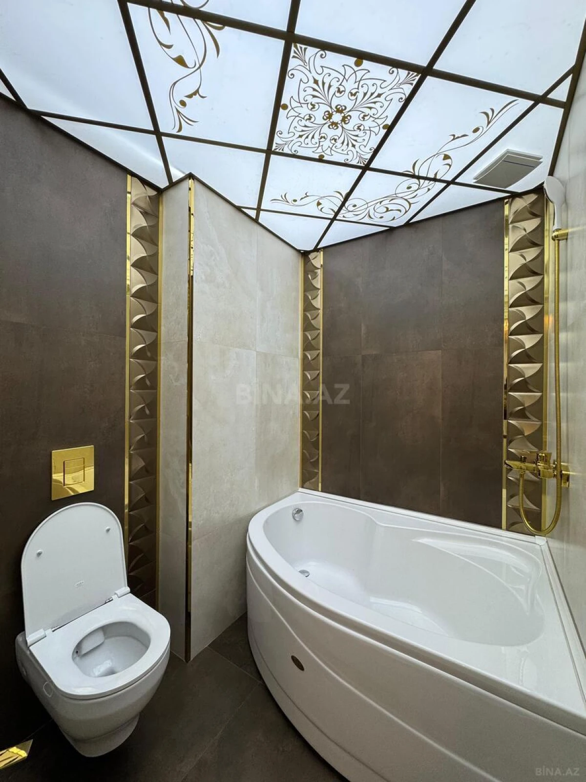 Satılır 3 otaqlı mənzil 134 m²