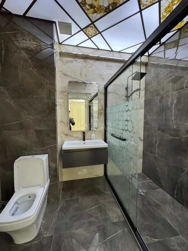 Satılır 3 otaqlı mənzil 134 m²