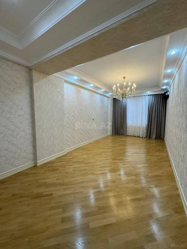 Satılır 3 otaqlı mənzil 134 m²