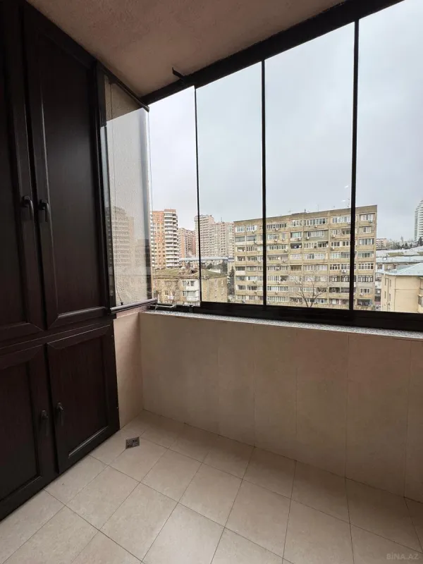 Satılır 3 otaqlı mənzil 134 m²