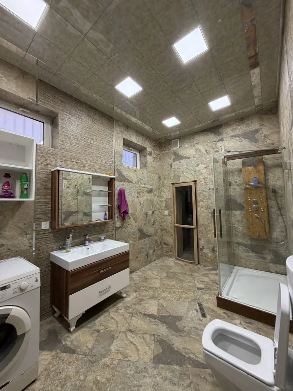 Satılır 6 otaqlı həyət evi 250 m²
