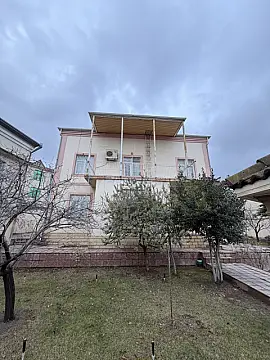Satılır 6 otaqlı həyət evi 250 m²