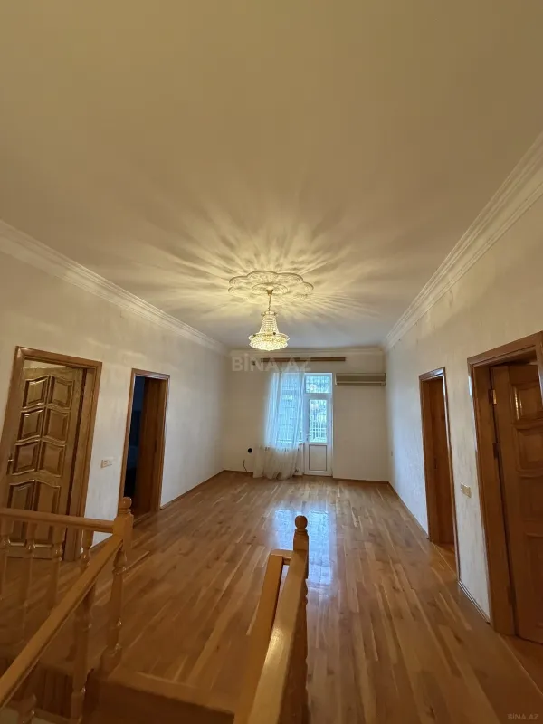 Satılır 6 otaqlı həyət evi 250 m²
