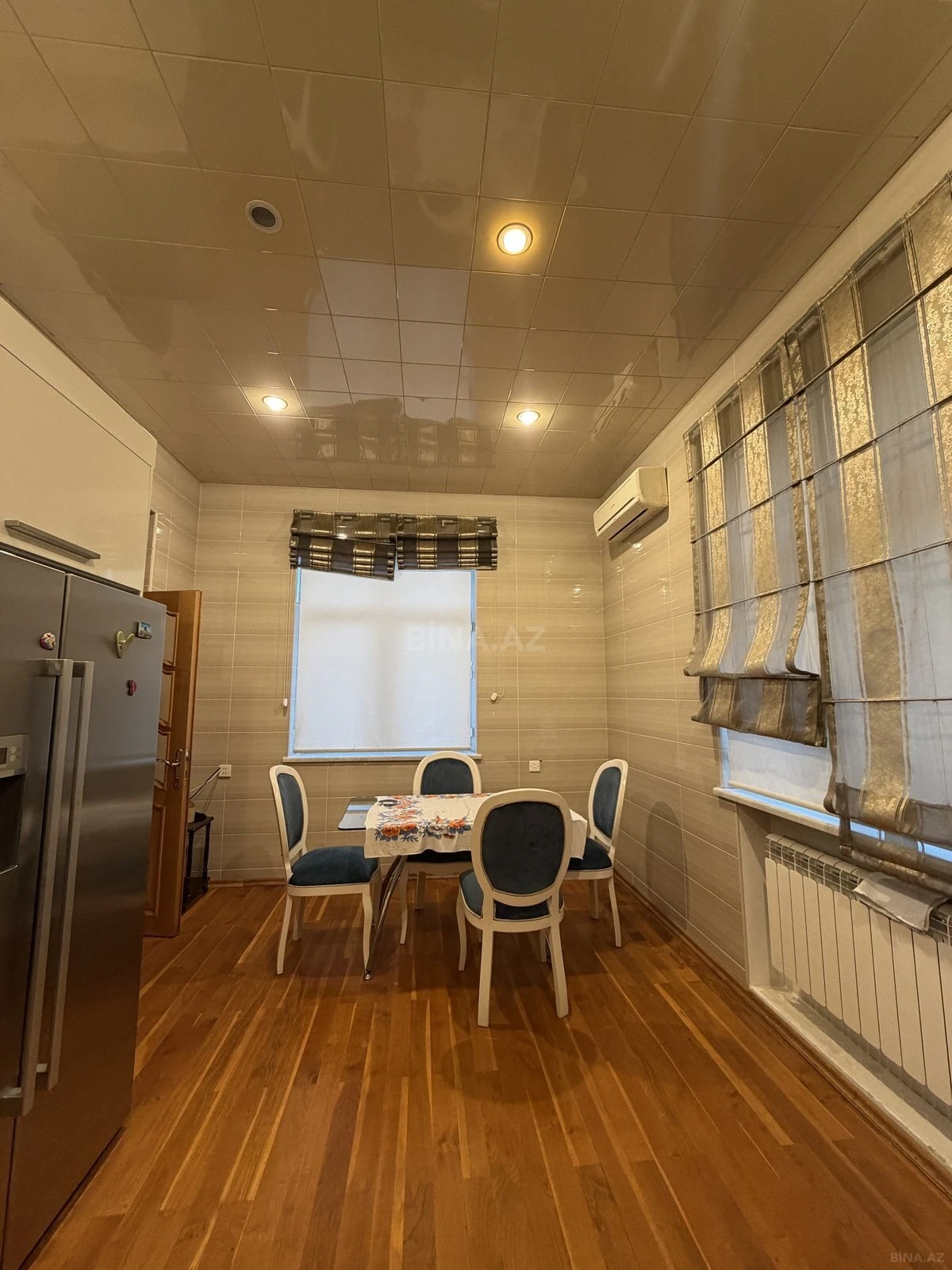 Satılır 6 otaqlı həyət evi 250 m²