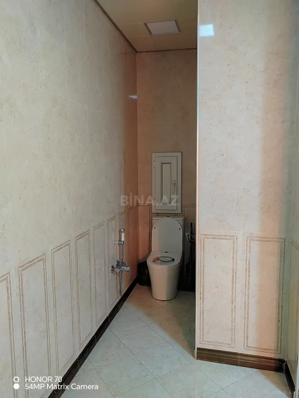 Satılır 4 otaqlı mənzil 240 m²