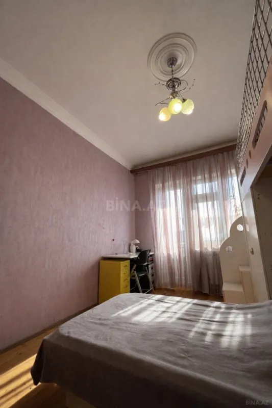 Satılır 4 otaqlı mənzil 105 m²