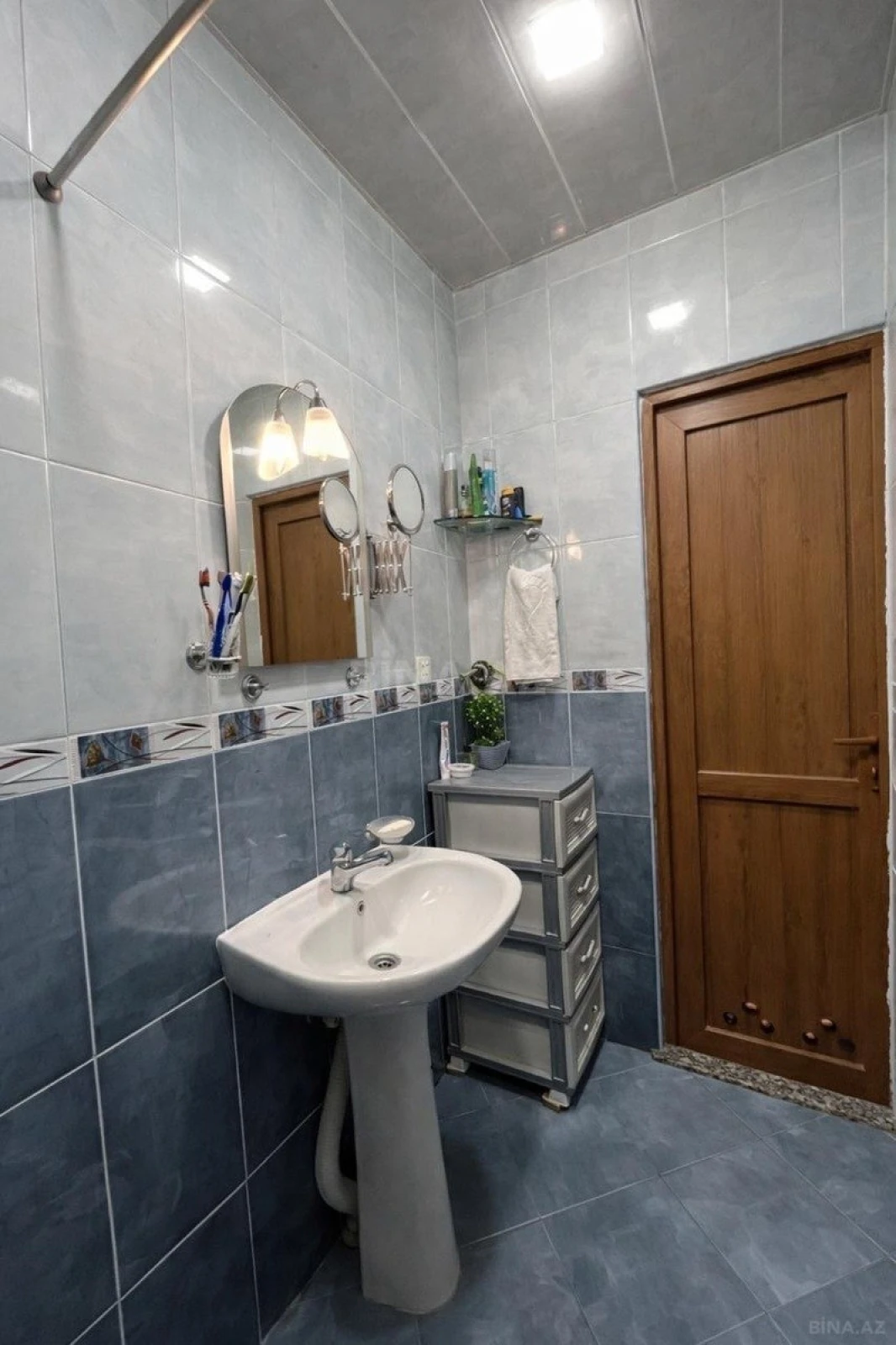 Satılır 4 otaqlı mənzil 105 m²