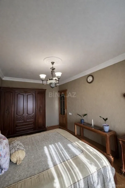 Satılır 4 otaqlı mənzil 105 m²