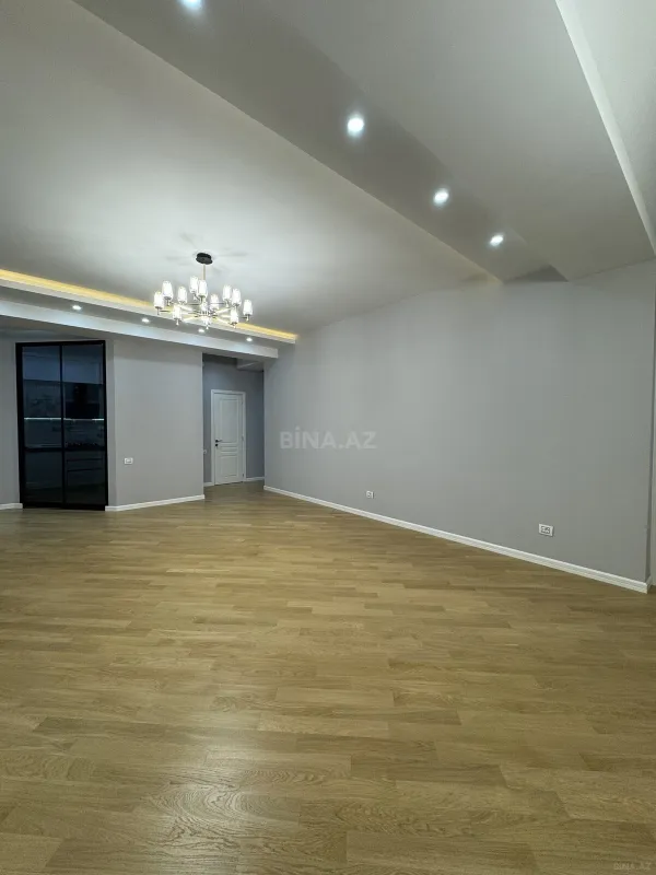 Satılır 4 otaqlı mənzil 154 m²