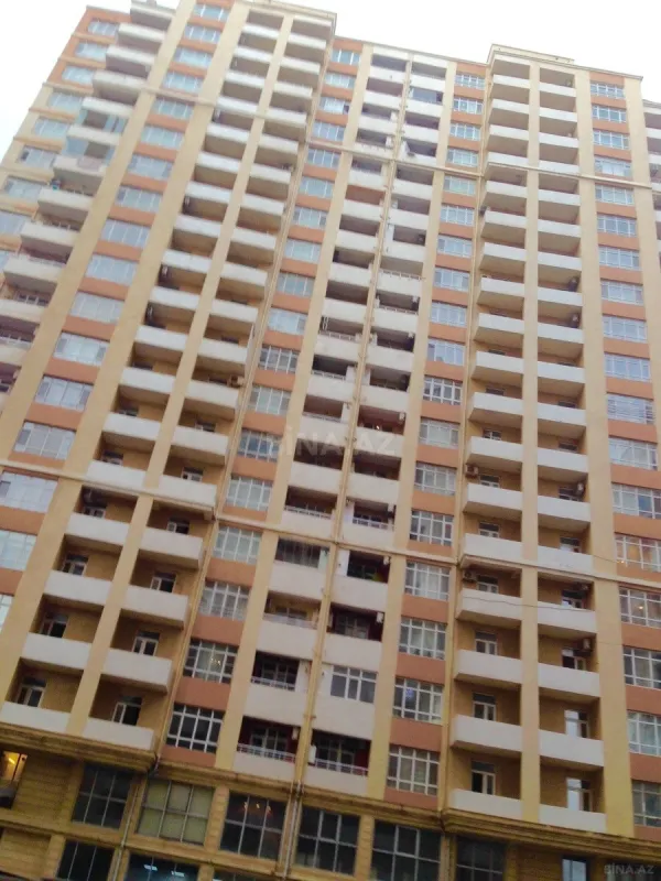 Satılır 4 otaqlı mənzil 154 m²