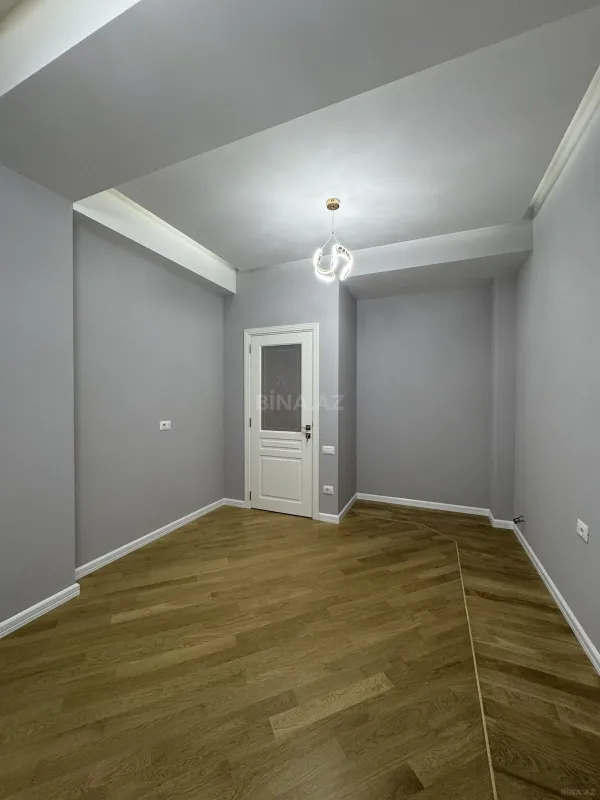 Satılır 4 otaqlı mənzil 154 m²