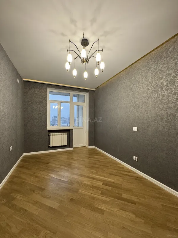 Satılır 4 otaqlı mənzil 154 m²