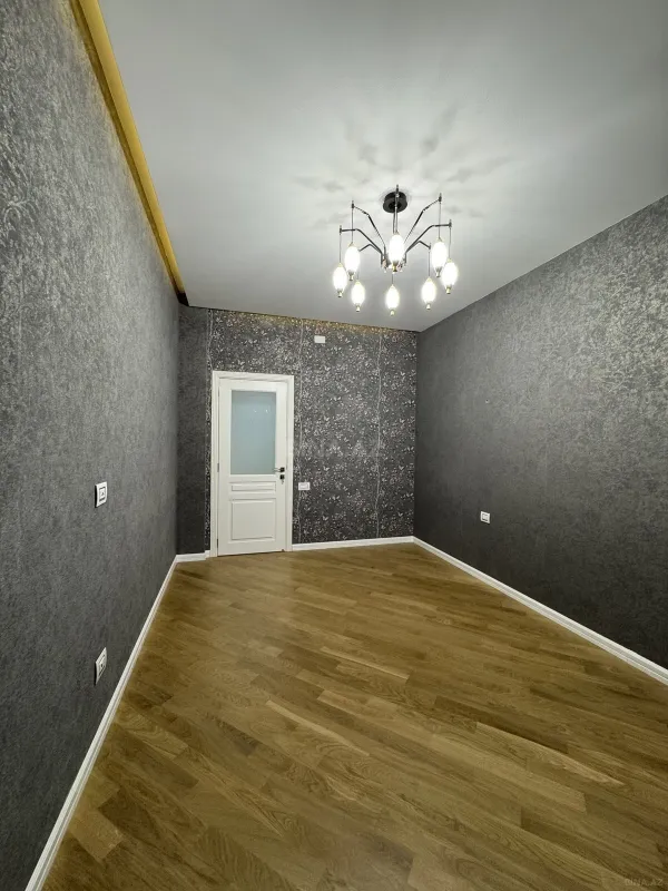 Satılır 4 otaqlı mənzil 154 m²