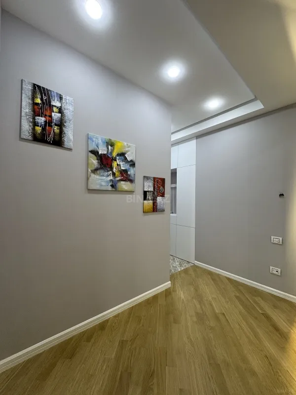 Satılır 4 otaqlı mənzil 154 m²
