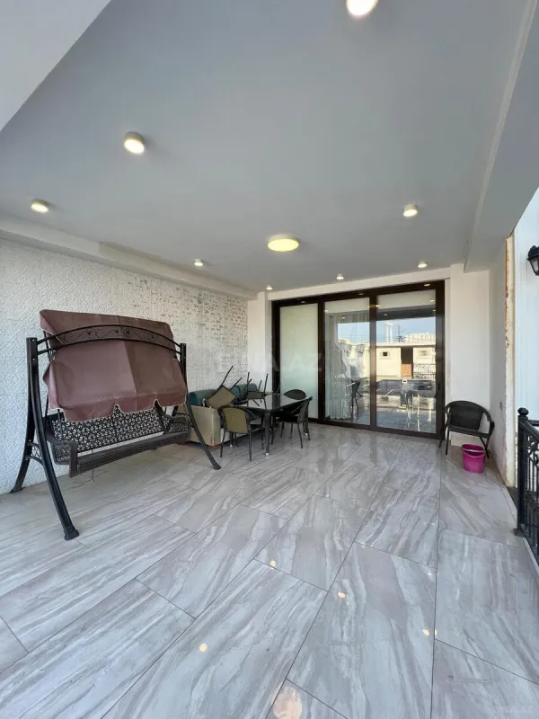 Satılır 7 otaqlı həyət evi 550 m²
