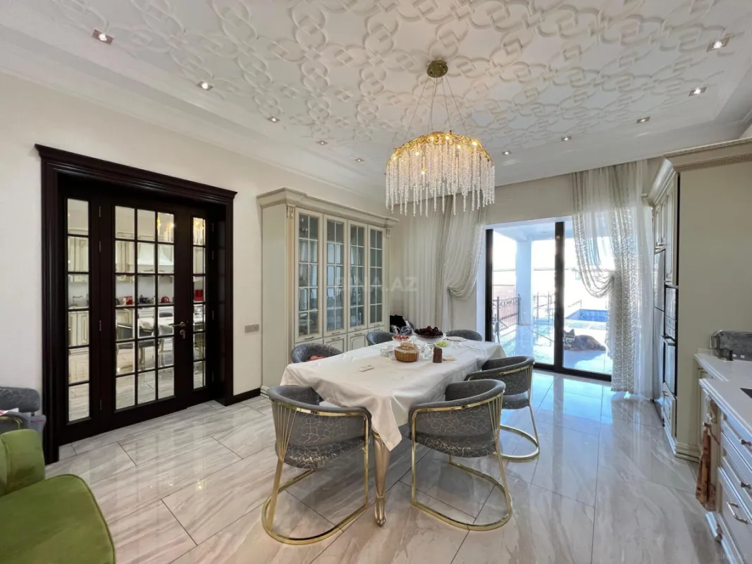 Satılır 7 otaqlı həyət evi 550 m²