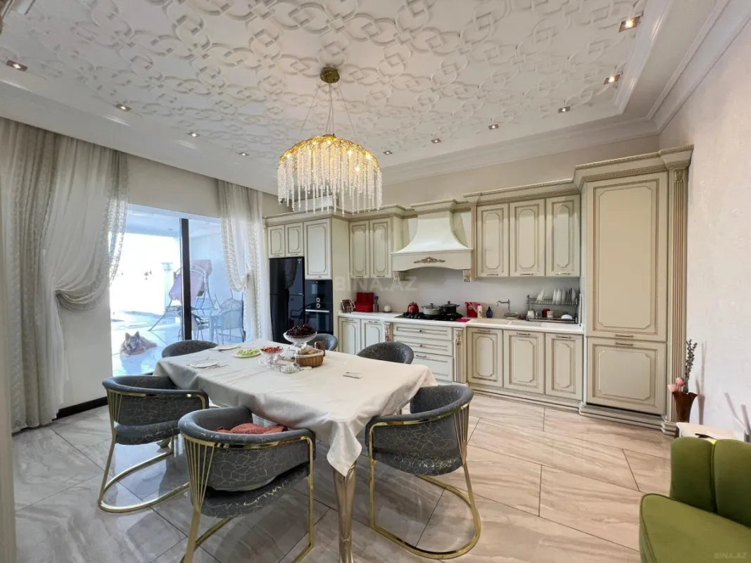 Satılır 7 otaqlı həyət evi 550 m²