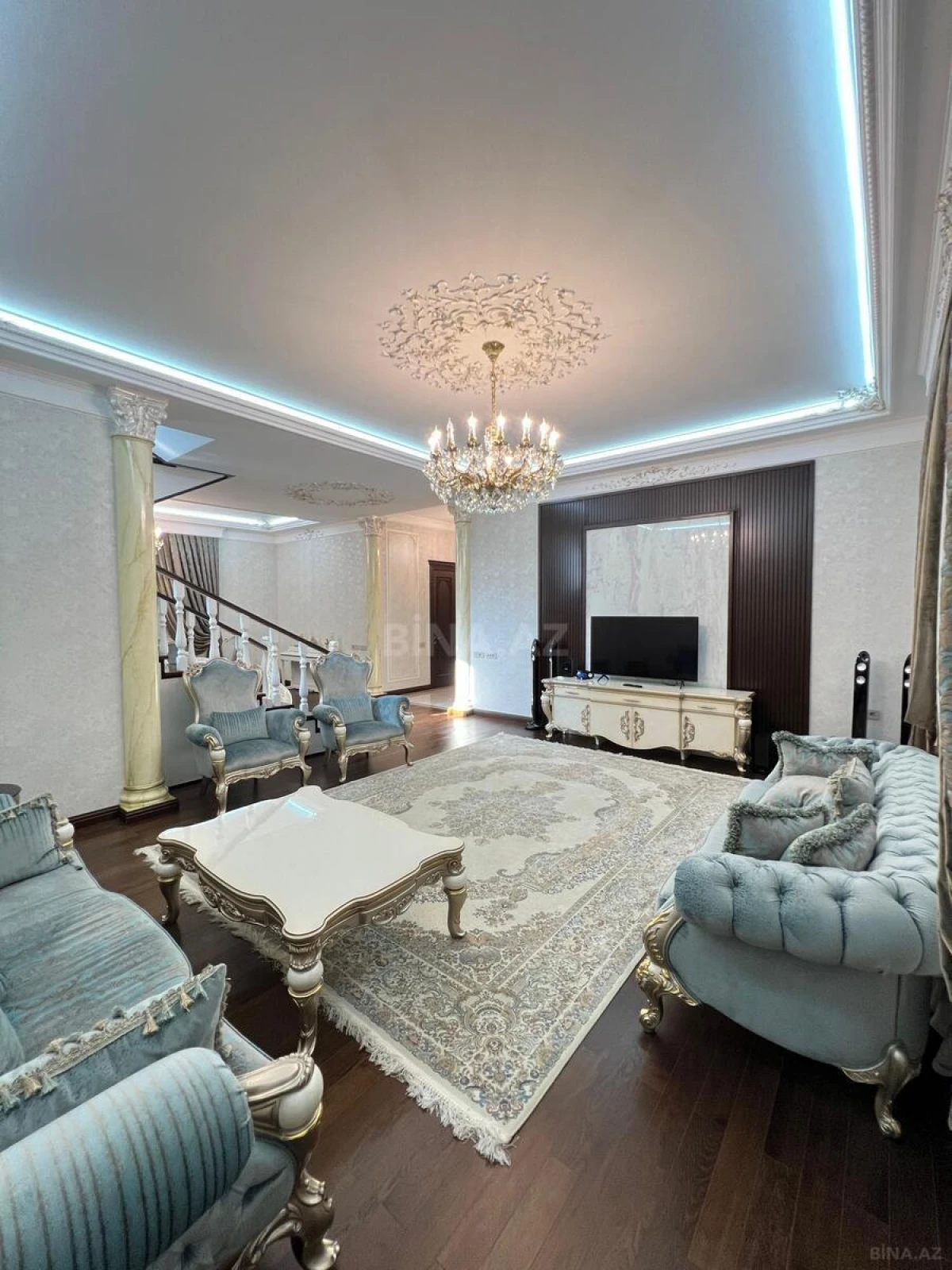 Satılır 7 otaqlı həyət evi 550 m²