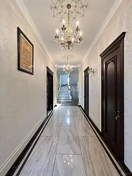 Satılır 7 otaqlı həyət evi 550 m²