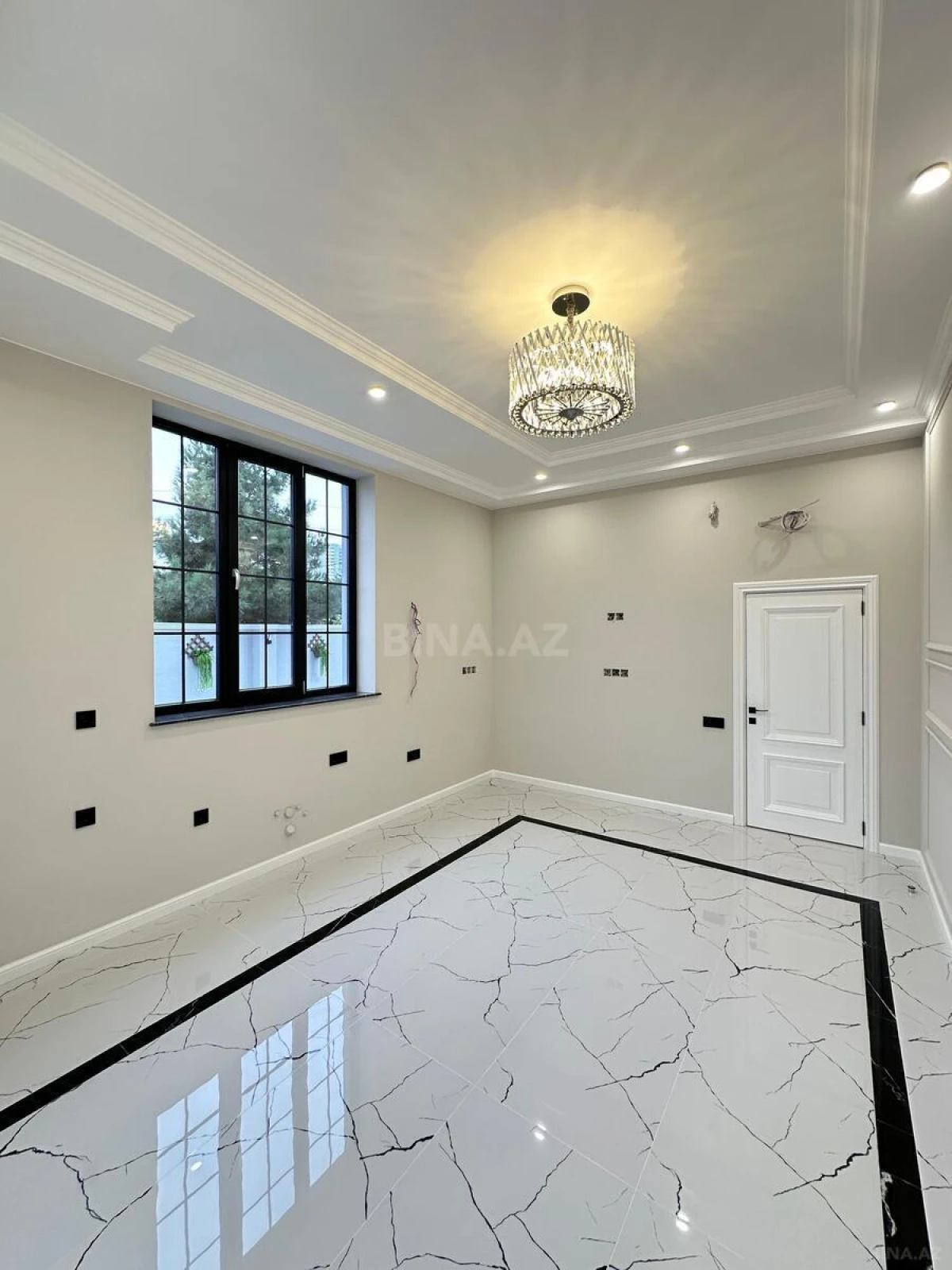 Satılır 5 otaqlı həyət evi 250 m²