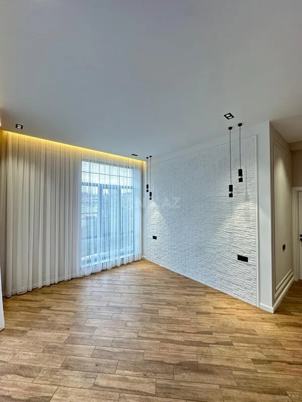 Satılır 5 otaqlı həyət evi 250 m²