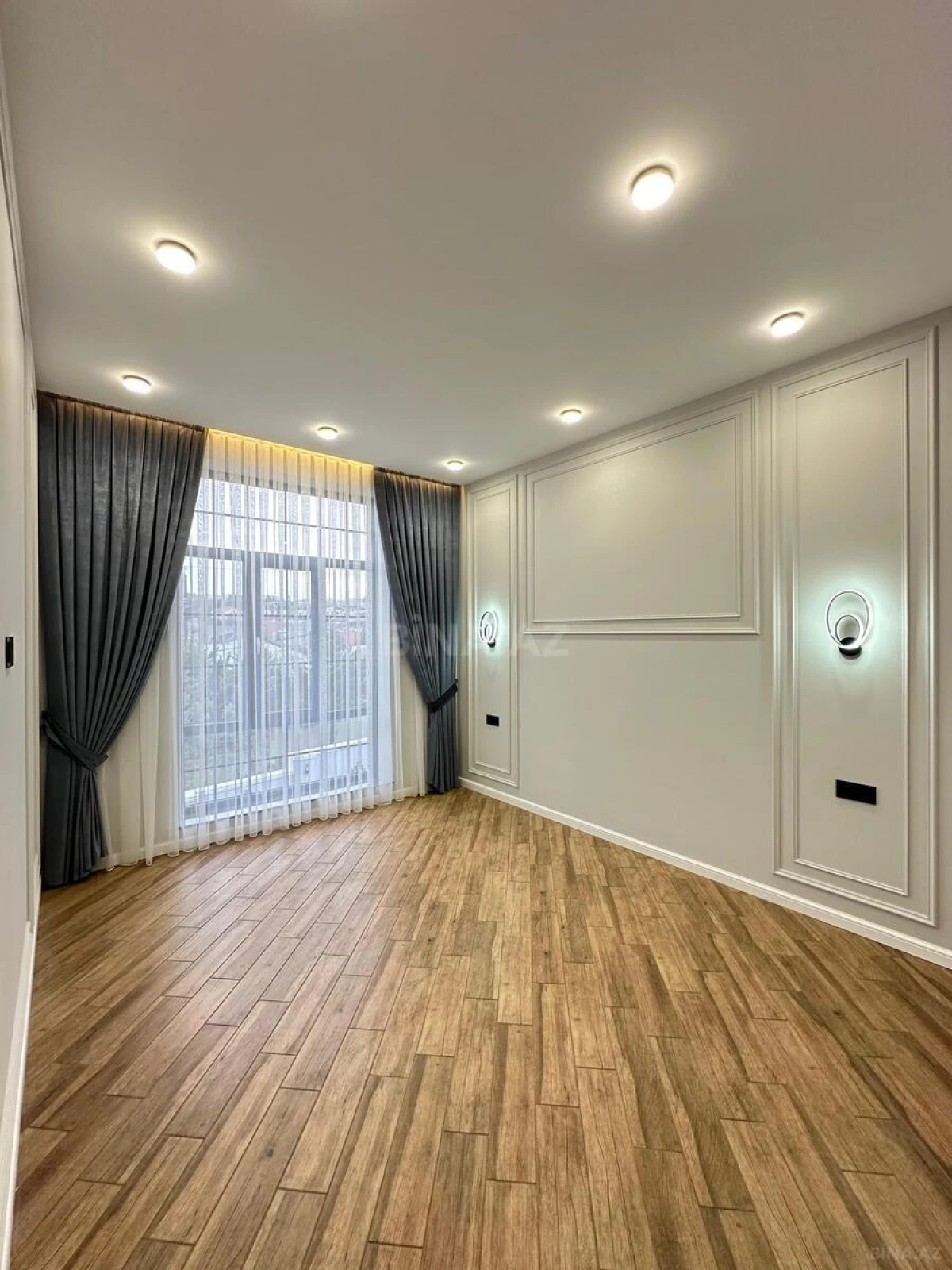 Satılır 5 otaqlı həyət evi 250 m²