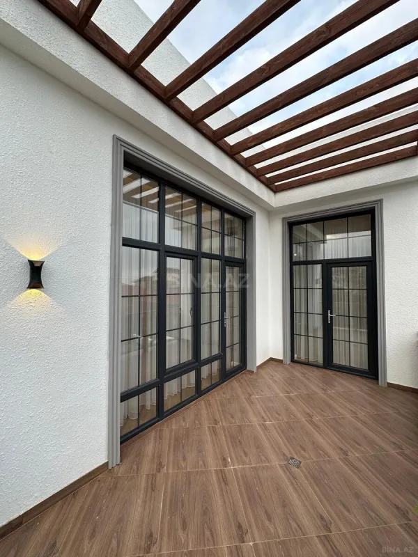 Satılır 5 otaqlı həyət evi 250 m²