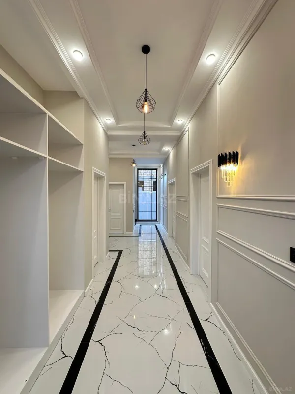 Satılır 5 otaqlı həyət evi 250 m²