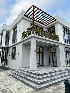 Satılır 5 otaqlı həyət evi 250 m²