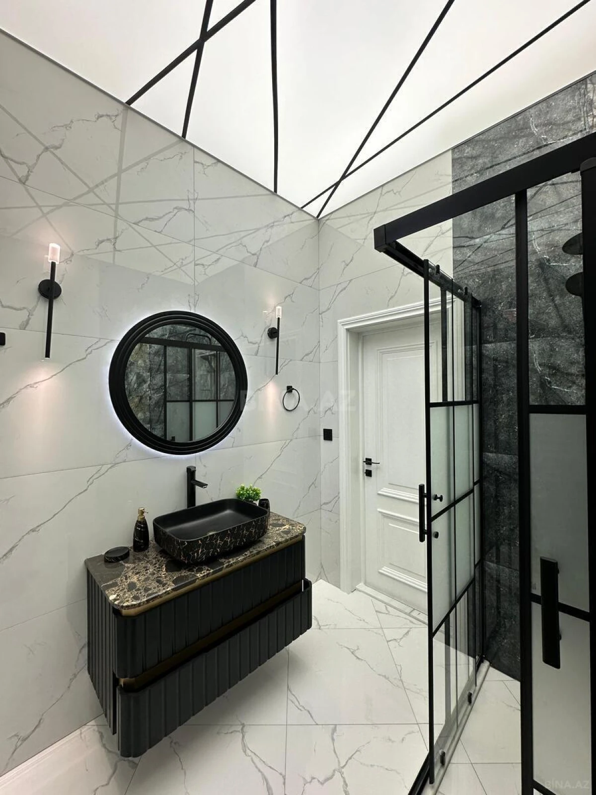 Satılır 5 otaqlı həyət evi 250 m²