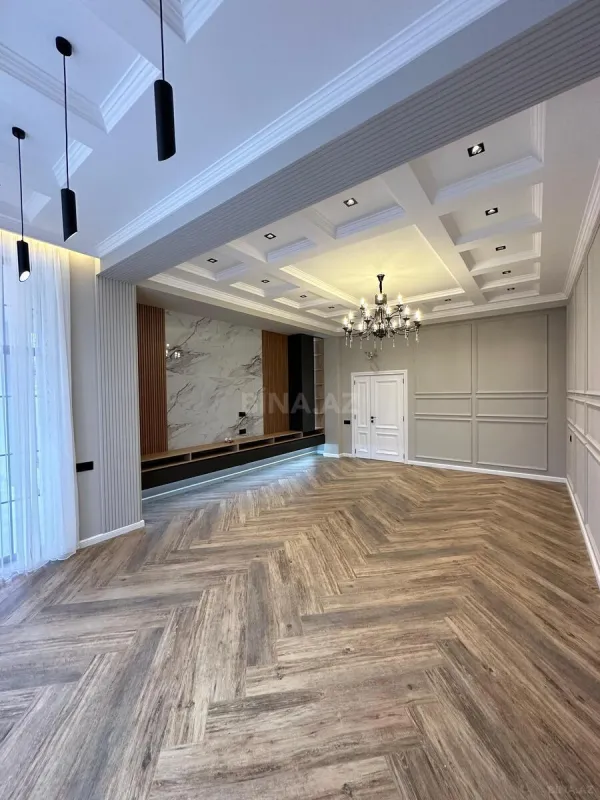 Satılır 5 otaqlı həyət evi 250 m²