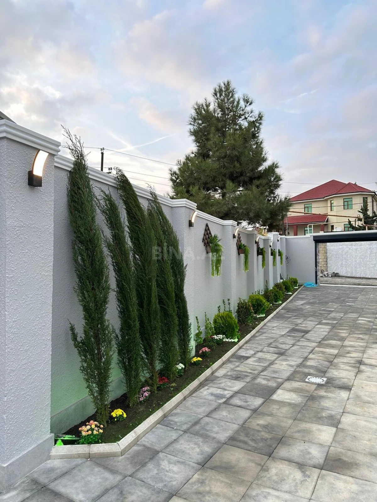Satılır 5 otaqlı həyət evi 250 m²