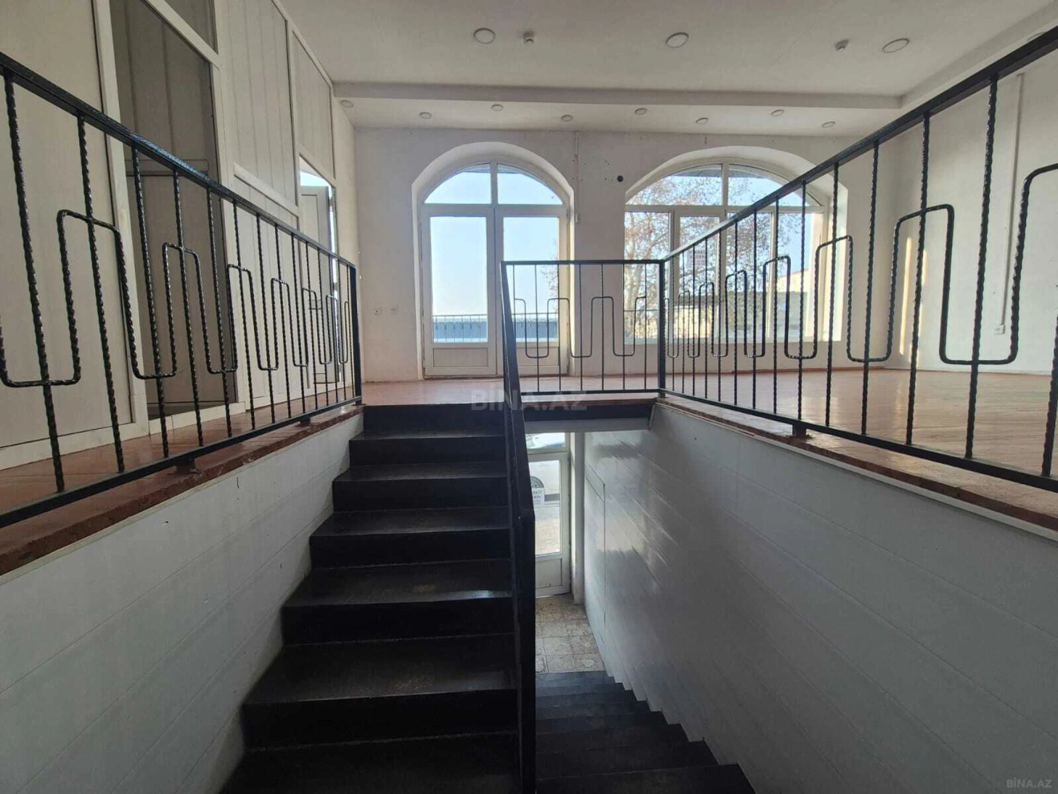 Satılır obyekt 140 m²