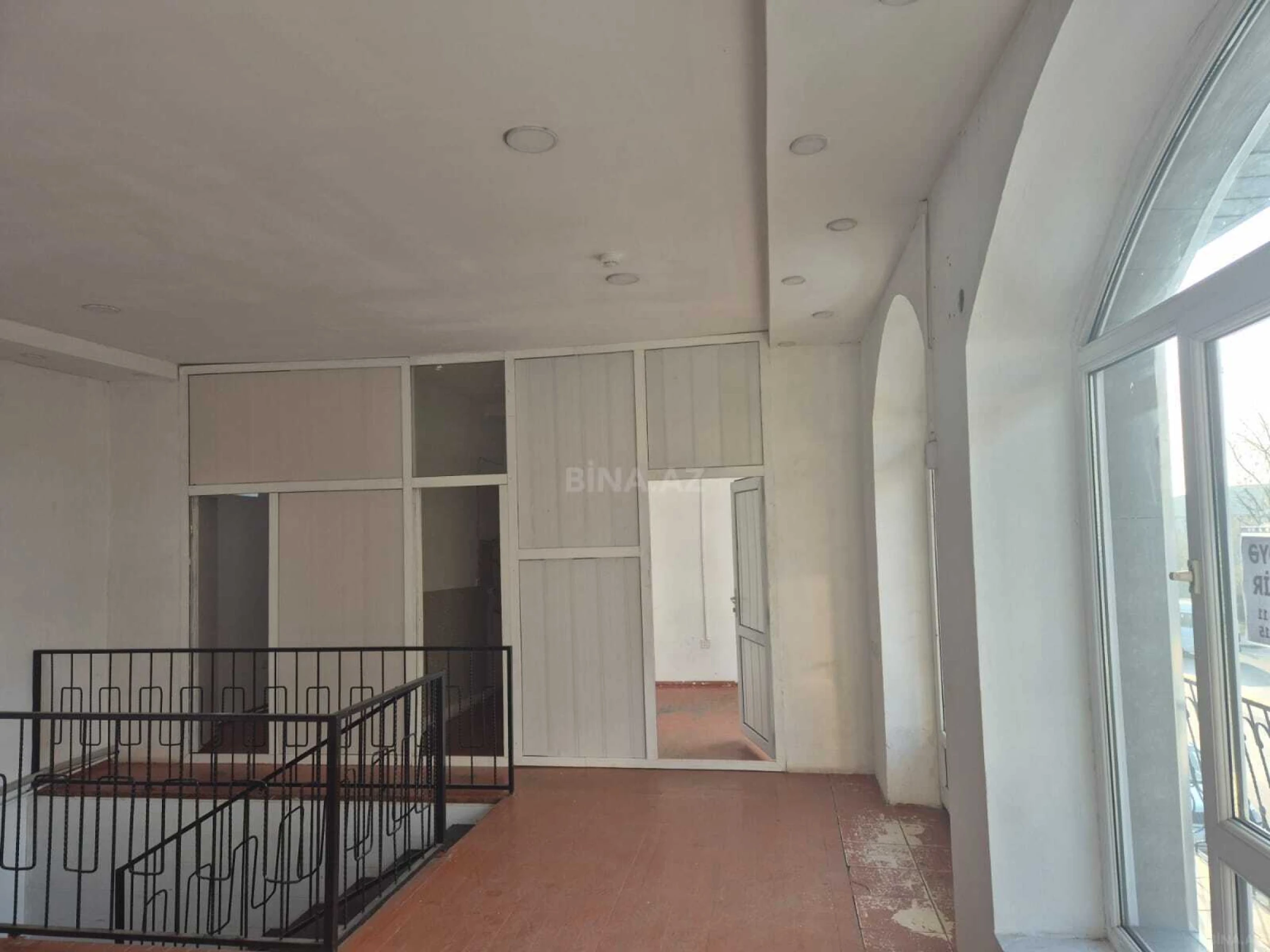 Satılır obyekt 140 m²