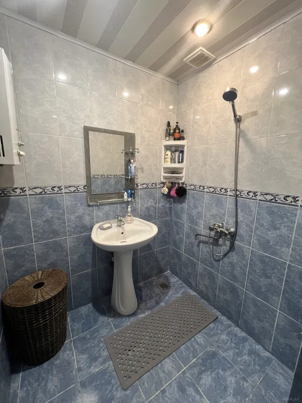 Satılır 2 otaqlı mənzil 63 m²