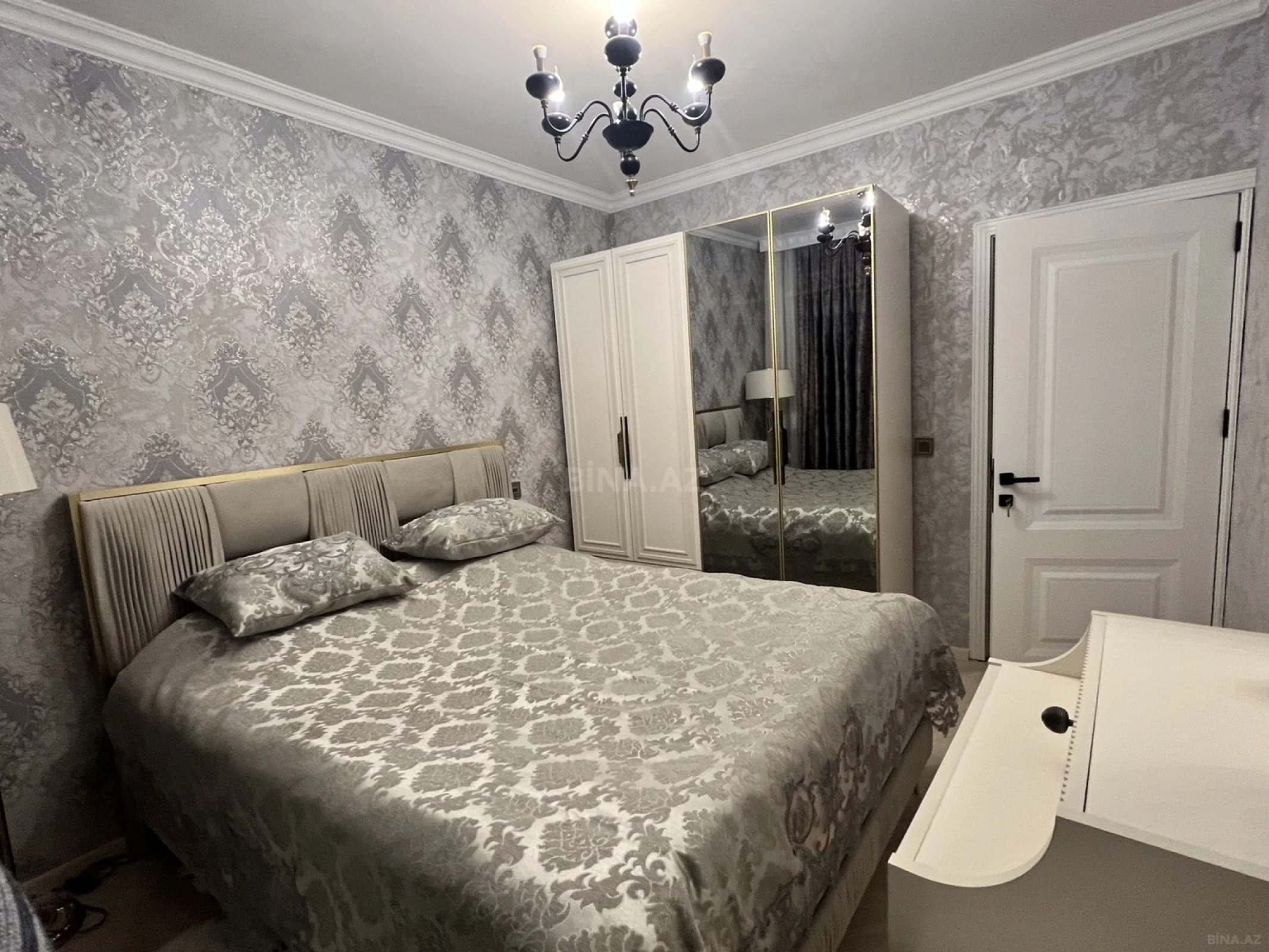 Satılır 2 otaqlı mənzil 63 m²