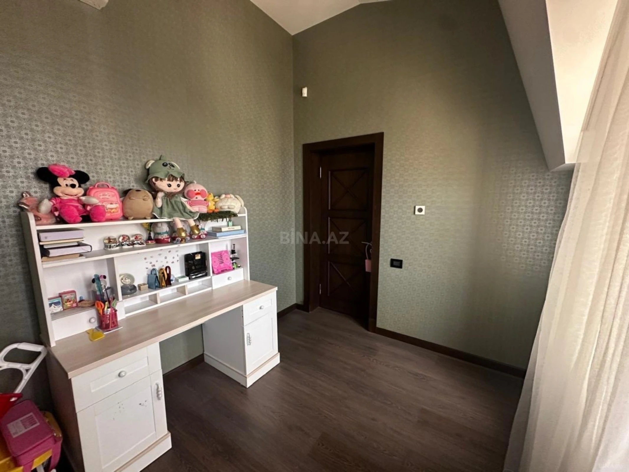Satılır 8 otaqlı həyət evi 468 m²