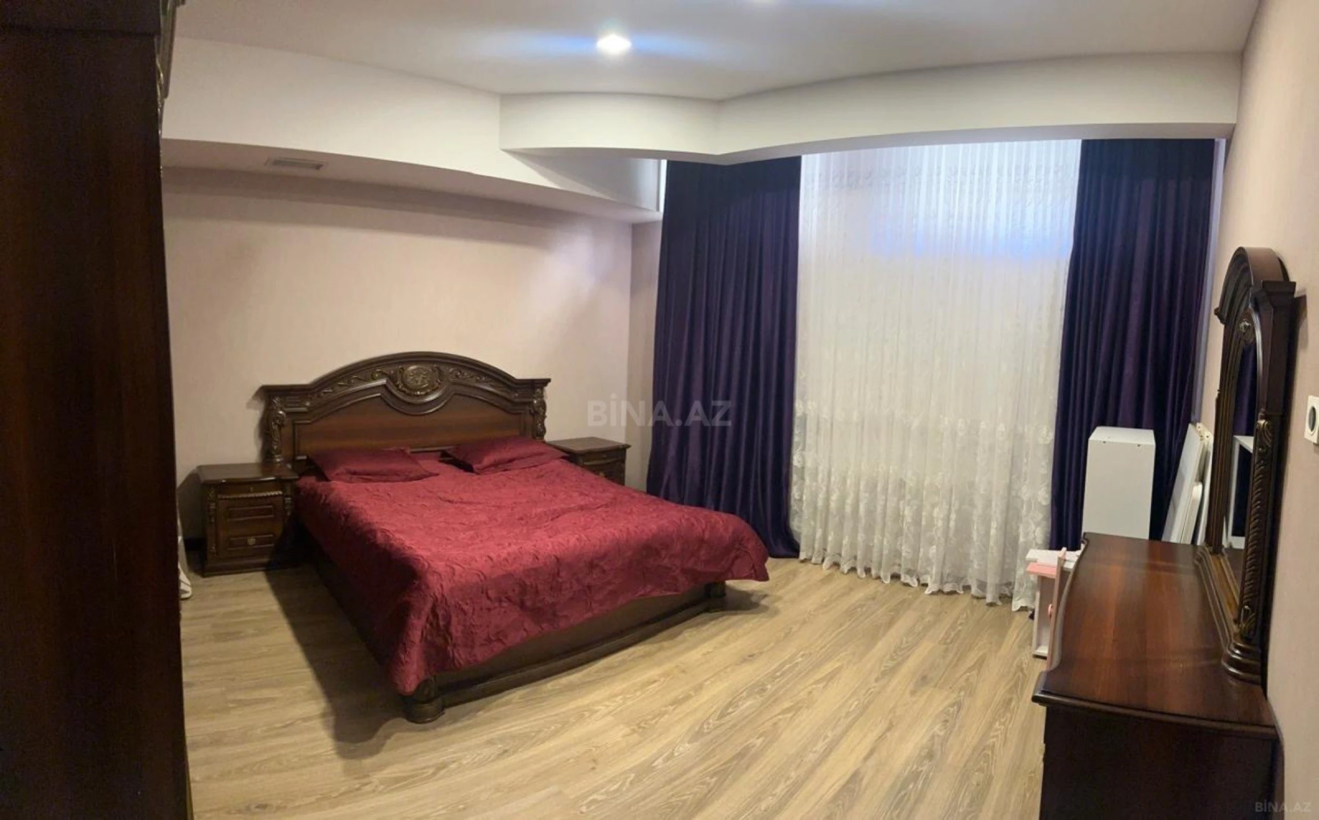 Satılır 8 otaqlı həyət evi 468 m²