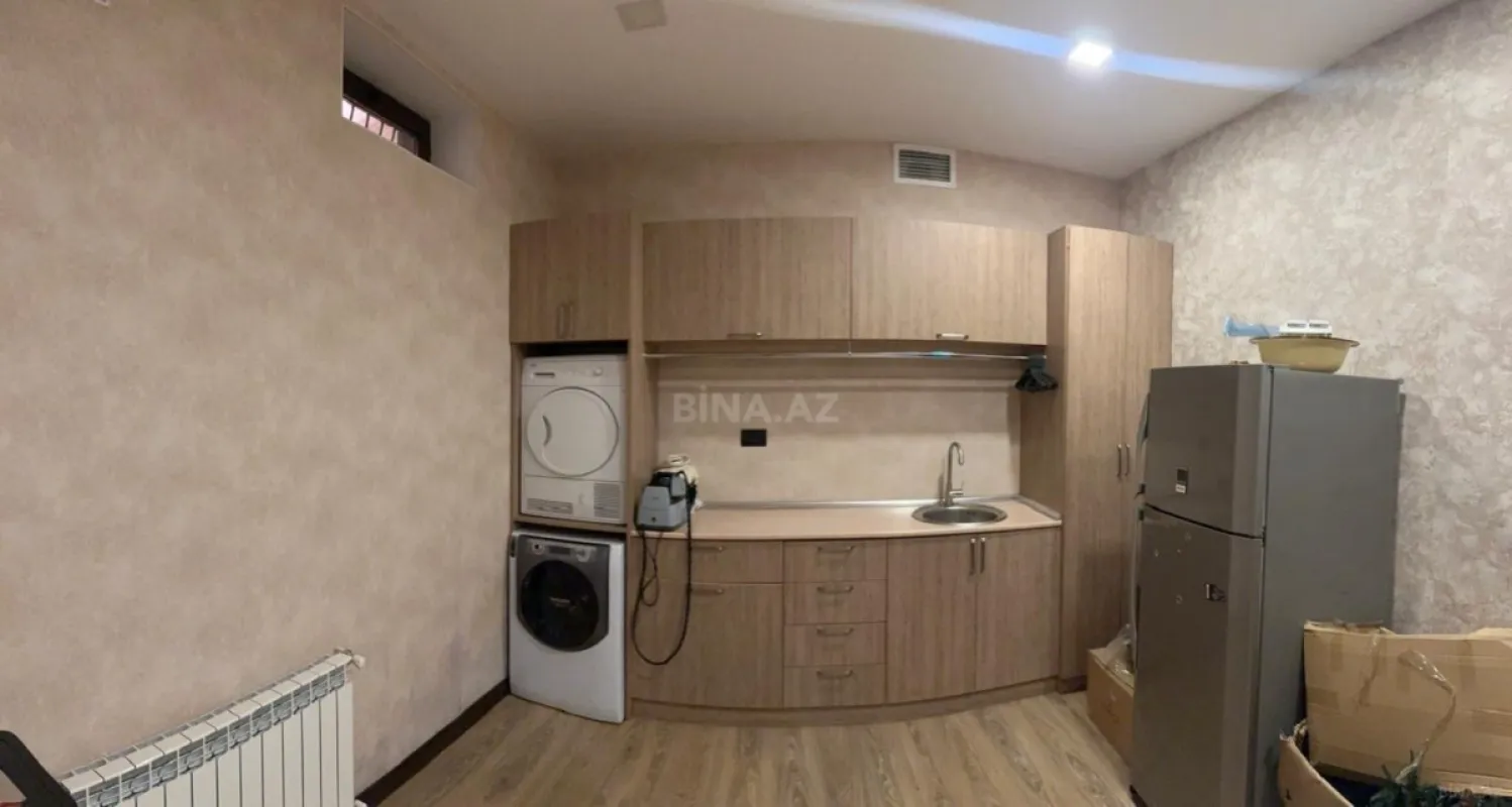 Satılır 8 otaqlı həyət evi 468 m²