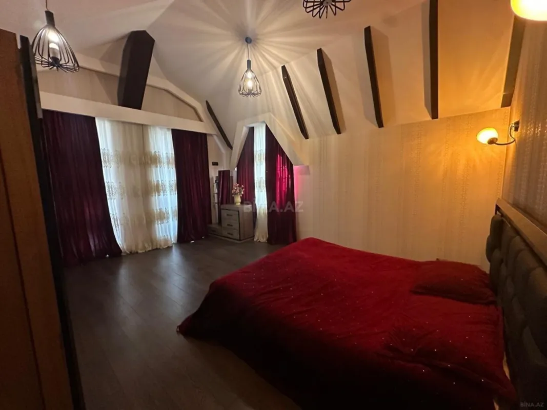 Satılır 8 otaqlı həyət evi 468 m²