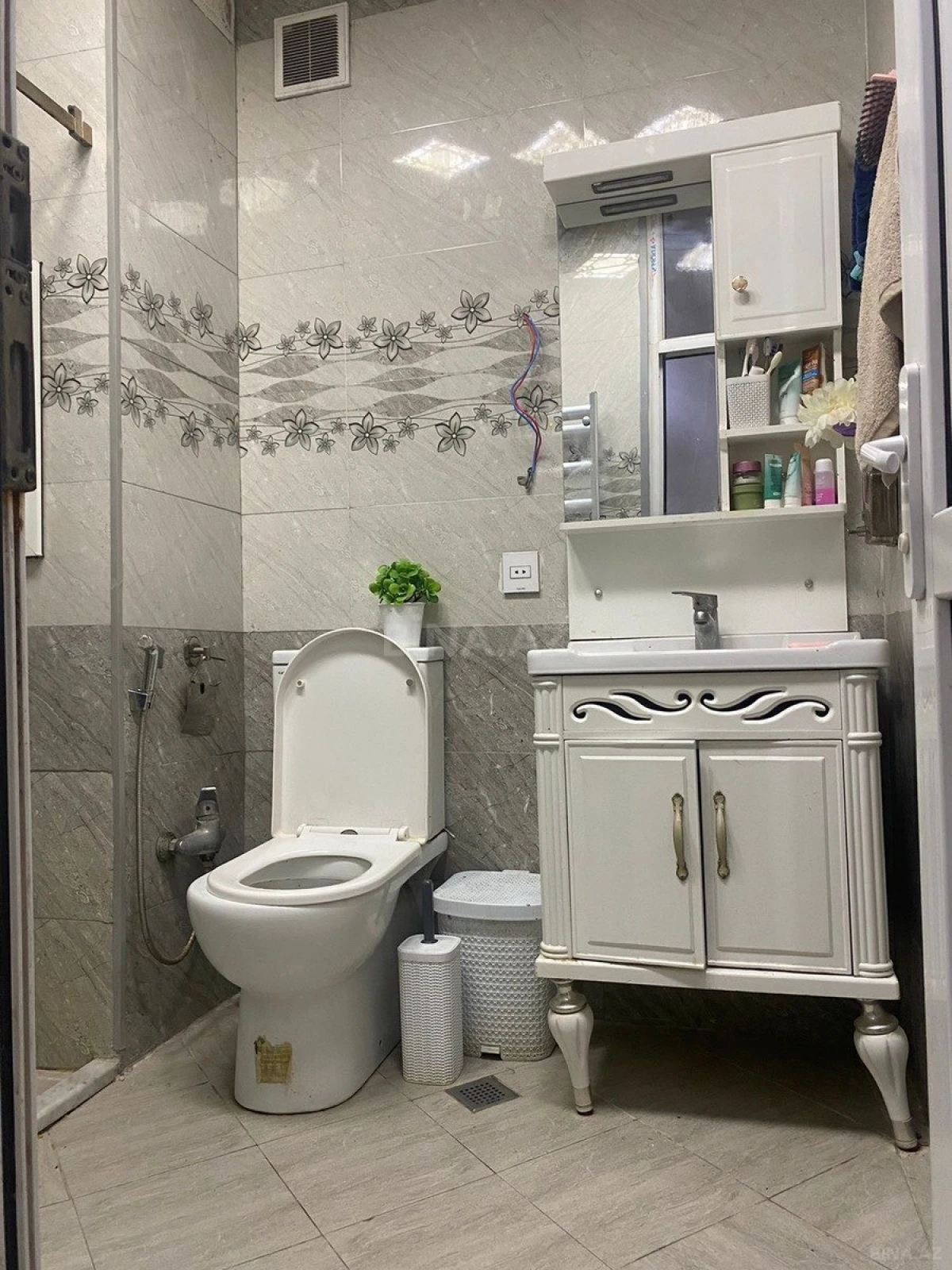 Satılır 2 otaqlı mənzil 58 m²